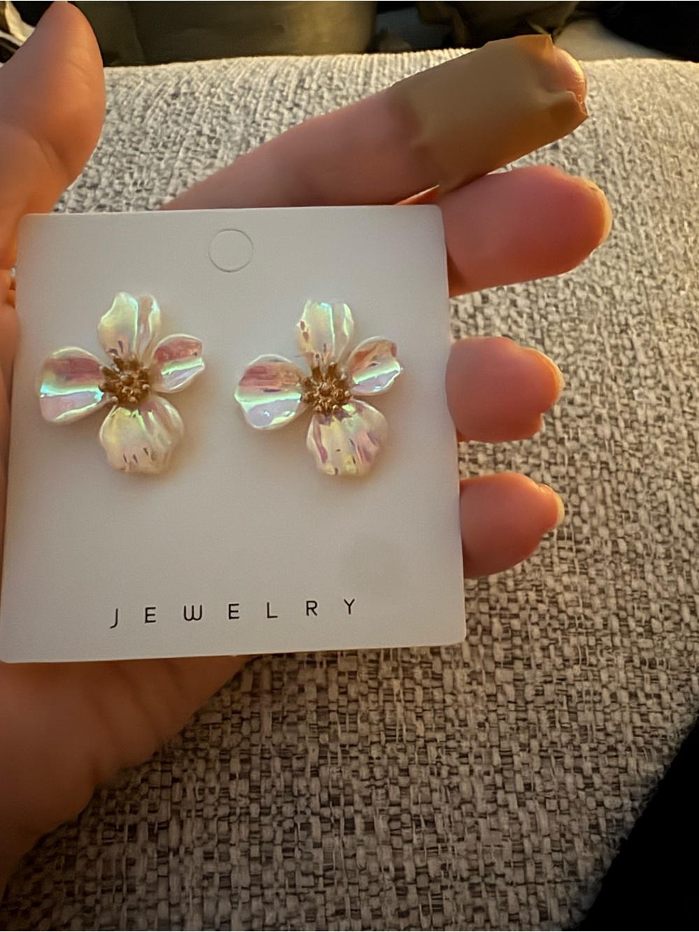 Gold-Center Iridescent White Flower Stud Earrings -